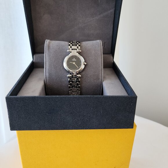 FENDI Orologi 750L Black Dial Silver Quartz Women's Watch - NEW - Picture 1 of 7